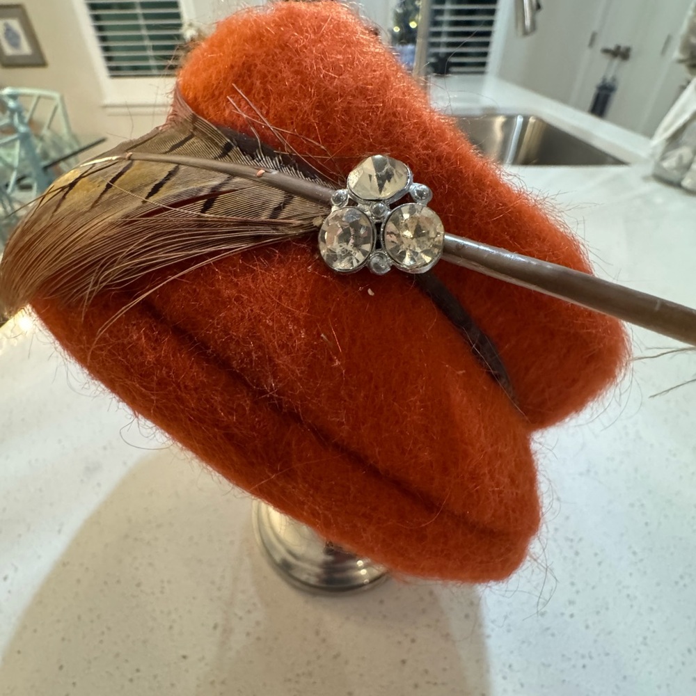 Vintage Womens Rusty Orange Pill Hat With Feather